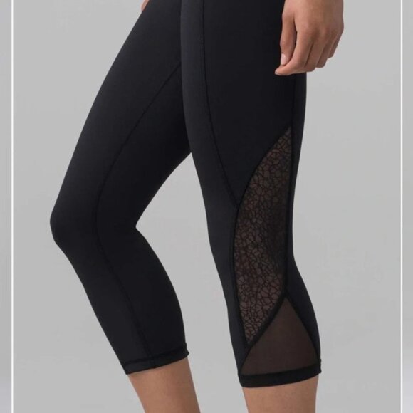 Lululemon Twist  & Train Crop, size 6 - Picture 4 of 13